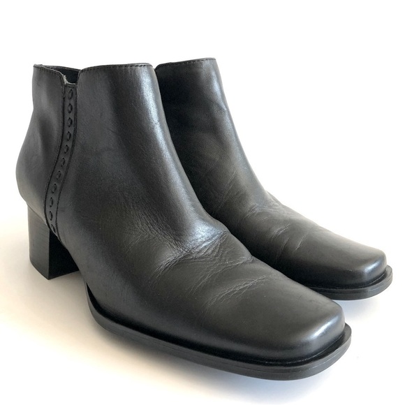 Bass Verona Leather Ankle Bootie - Picture 1 of 13